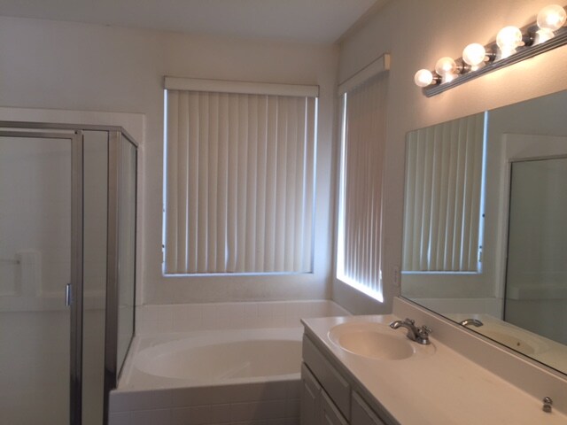 Building Photo - 14560 Chippendale Cir