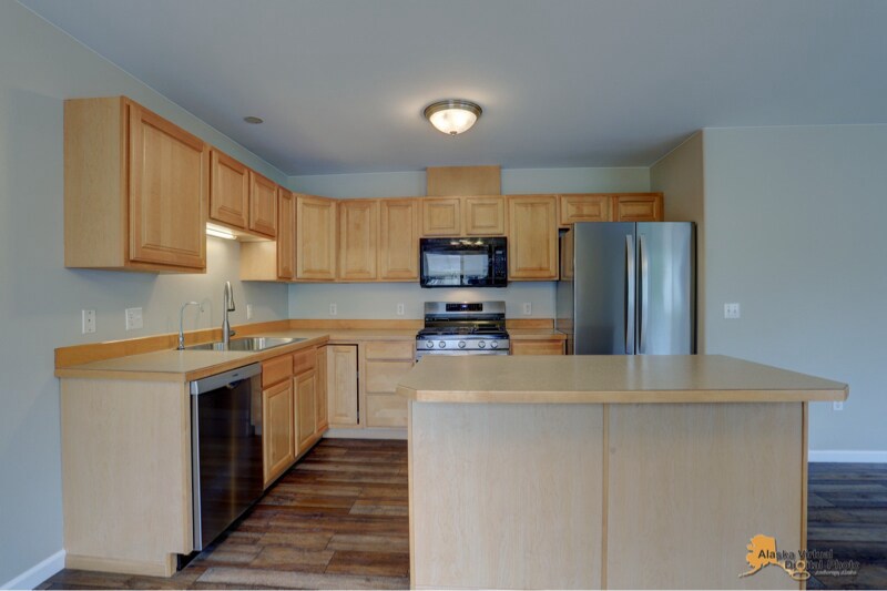 Building Photo - 2813 S Avalon Cir