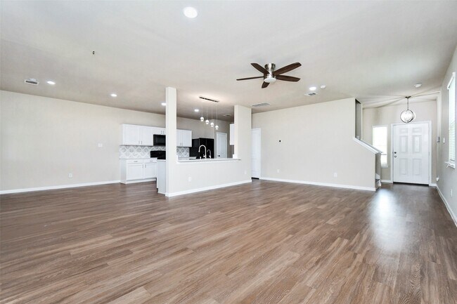 Building Photo - 18638 Lansdowne Stream Path