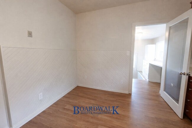 Building Photo - Beautiful 4 Bed 2 Bath SLC home!