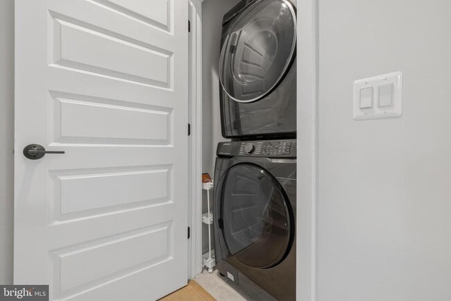 Building Photo - 5104 Randolph Rd