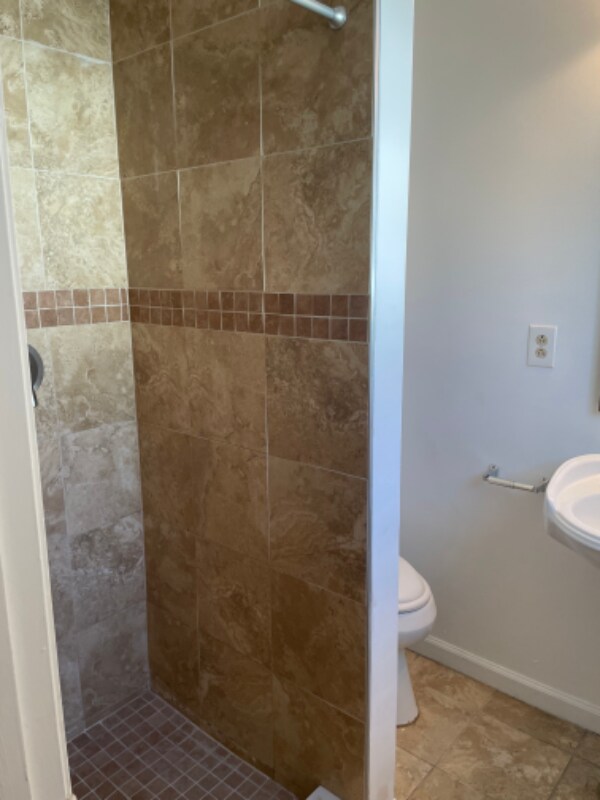 Building Photo - 1902 Ashmore Green Dr