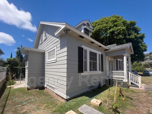 Building Photo - 2205 Hyde St