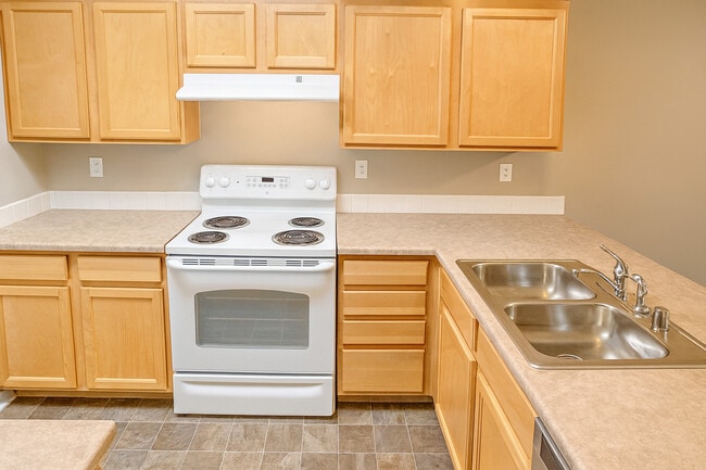Building Photo - River Rock Apartments