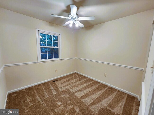 Building Photo - 2077 Pilgrim Dr