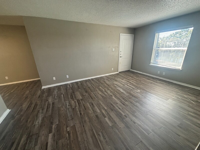 Building Photo - 531 Bedford Rd