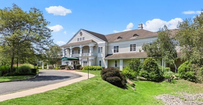 Building Photo - 868 Birchwood Park Dr