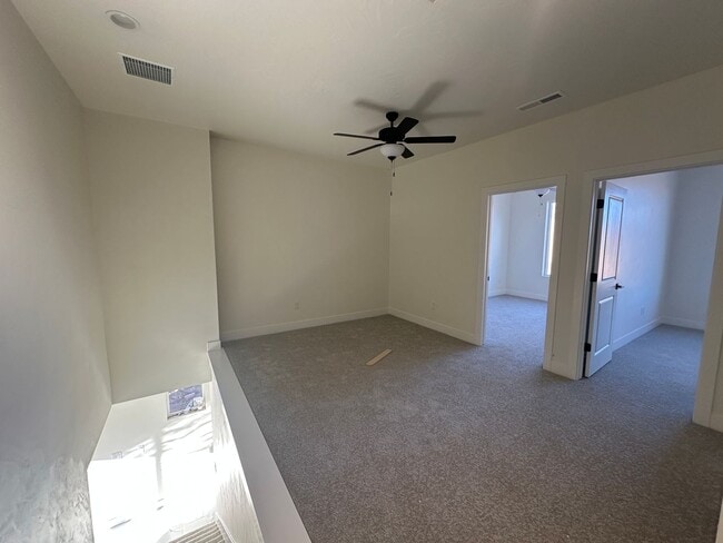 Building Photo - Brand New Townhome