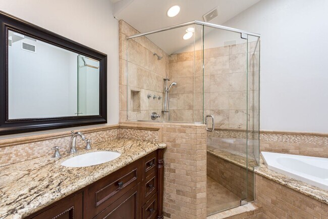 Building Photo - Spacious Entertainers Retreat in San Carlos!