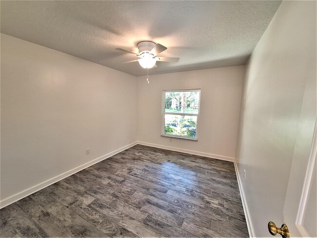 Building Photo - 129 15th St