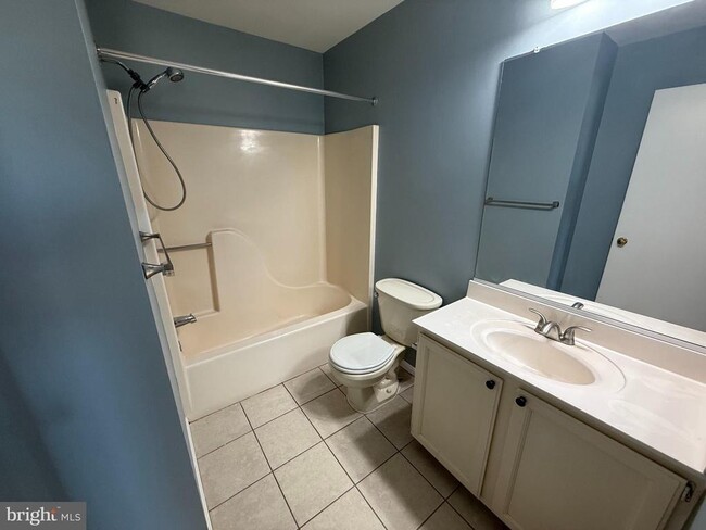 Building Photo - 8724 Ruppert Ct