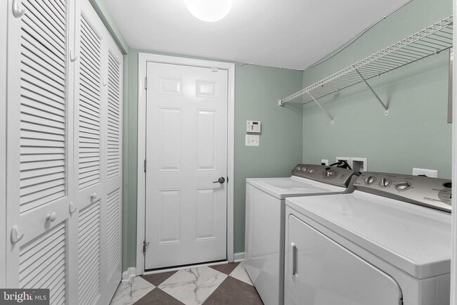 Building Photo - 7015 Trek Way