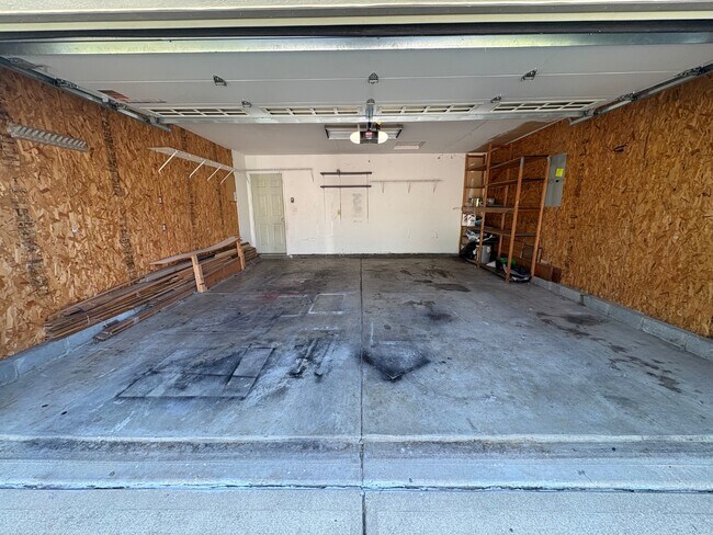 Building Photo - 1443 Blue Brook Way
