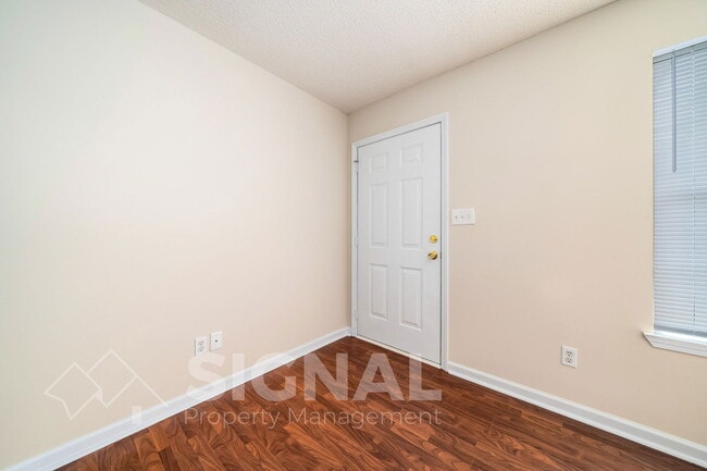 Building Photo - 1300 Yukon St