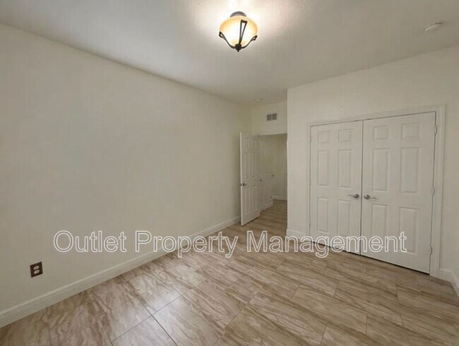 Building Photo - 8630 Buccilli Dr