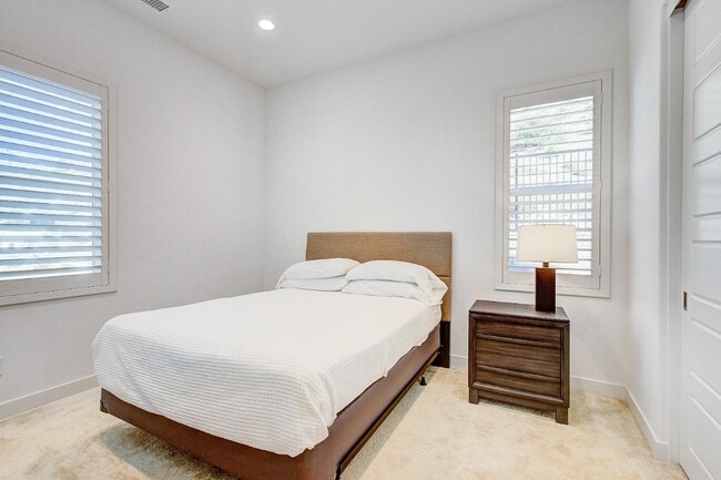Building Photo - 17700 Ridgeline Ct