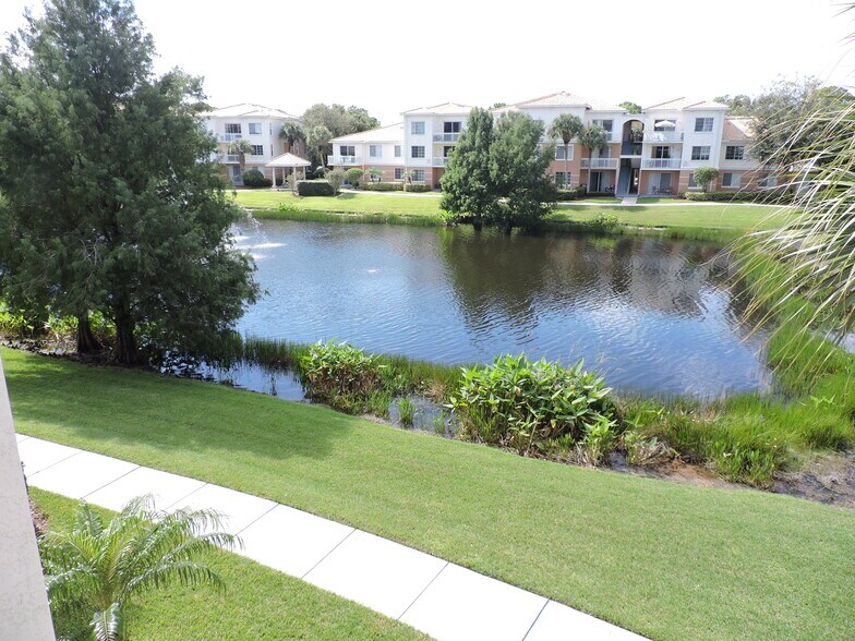 Building Photo - 7305 Myrtlewood Cir W