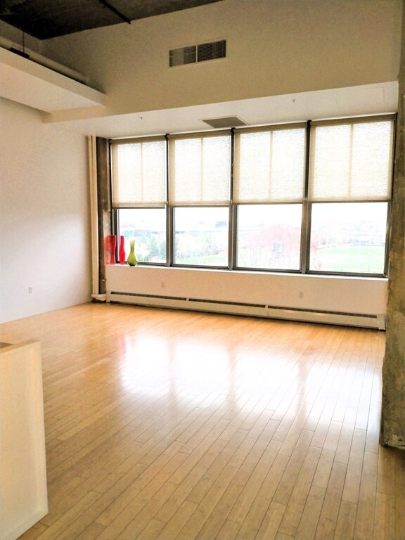 Building Photo - 156 Porter St