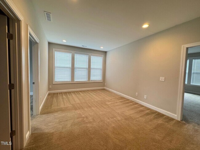 Building Photo - 248 Turner Oaks Dr