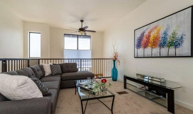 Building Photo - 2 Bed, 2.5 Bath Townhouse with 330+ Sq Ft ...