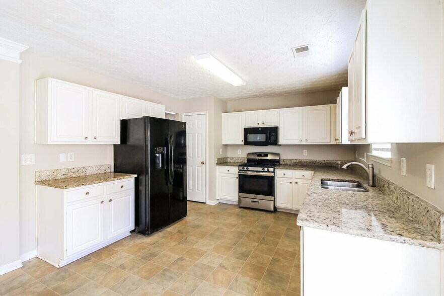 Building Photo - 1110 Ivey Ln