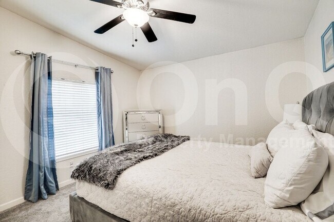 Building Photo - 5712 Hudson St