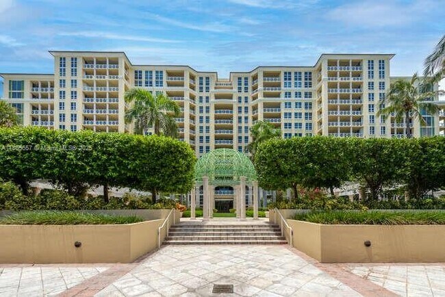 Building Photo - 445 Grand Bay Dr