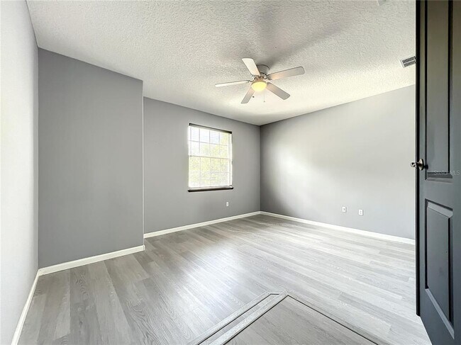 Building Photo - 10041 Oak Quarry Dr