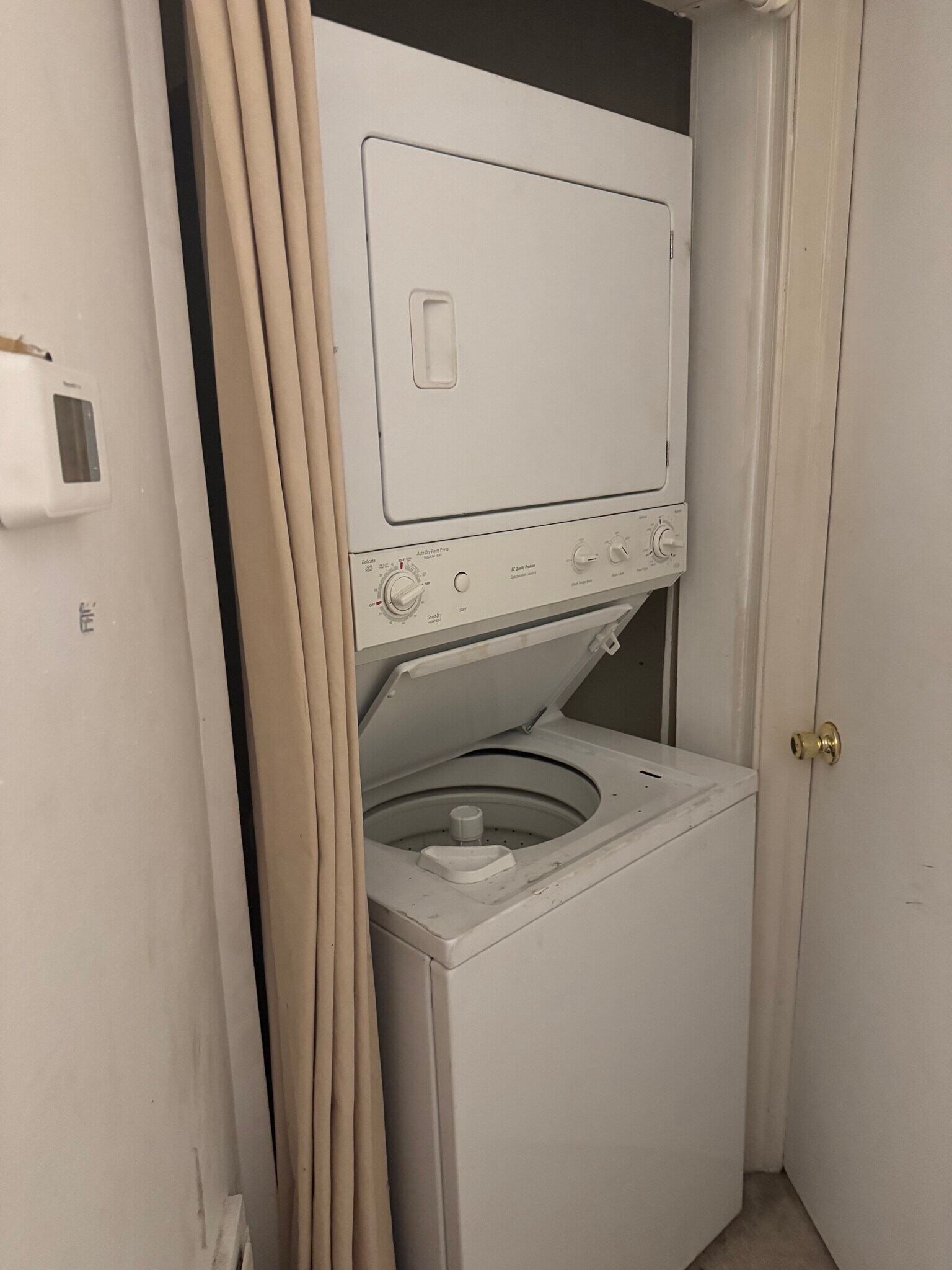 Washer & Dryer - 859 W Lill Ave