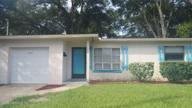 Building Photo - 7508 Dalehurst Dr S