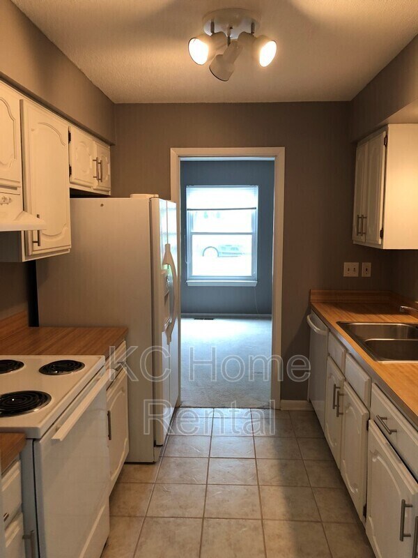 Building Photo - 8506 W 108th Pl