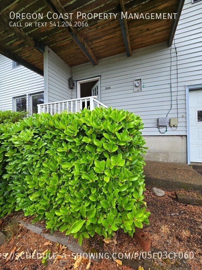 Building Photo - 3532 NE Quay Ave