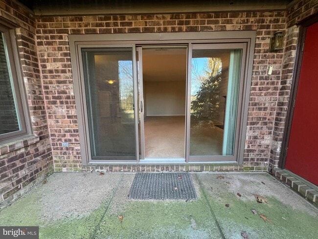 Building Photo - 1701 Mountainview Dr