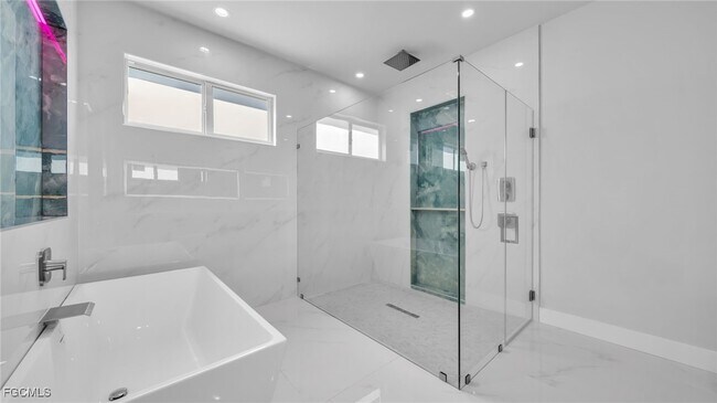 Building Photo - 1029 NW 35th Pl