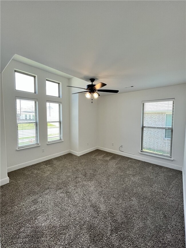Building Photo - 2060 Periwinkle Pl