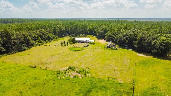 Building Photo - 390 Bob Brooks Rd