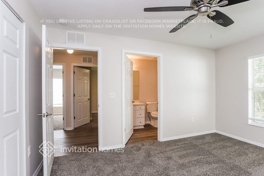 Building Photo - 11118 Hidden Breeze Dr