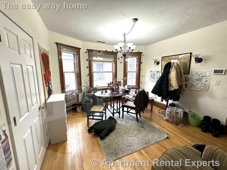 Building Photo - 207 Boston Ave