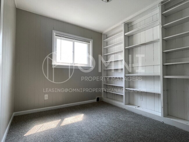 Building Photo - 8233 Stephens Rd
