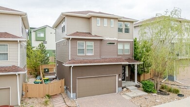 Building Photo - 2656 Champagne Ave