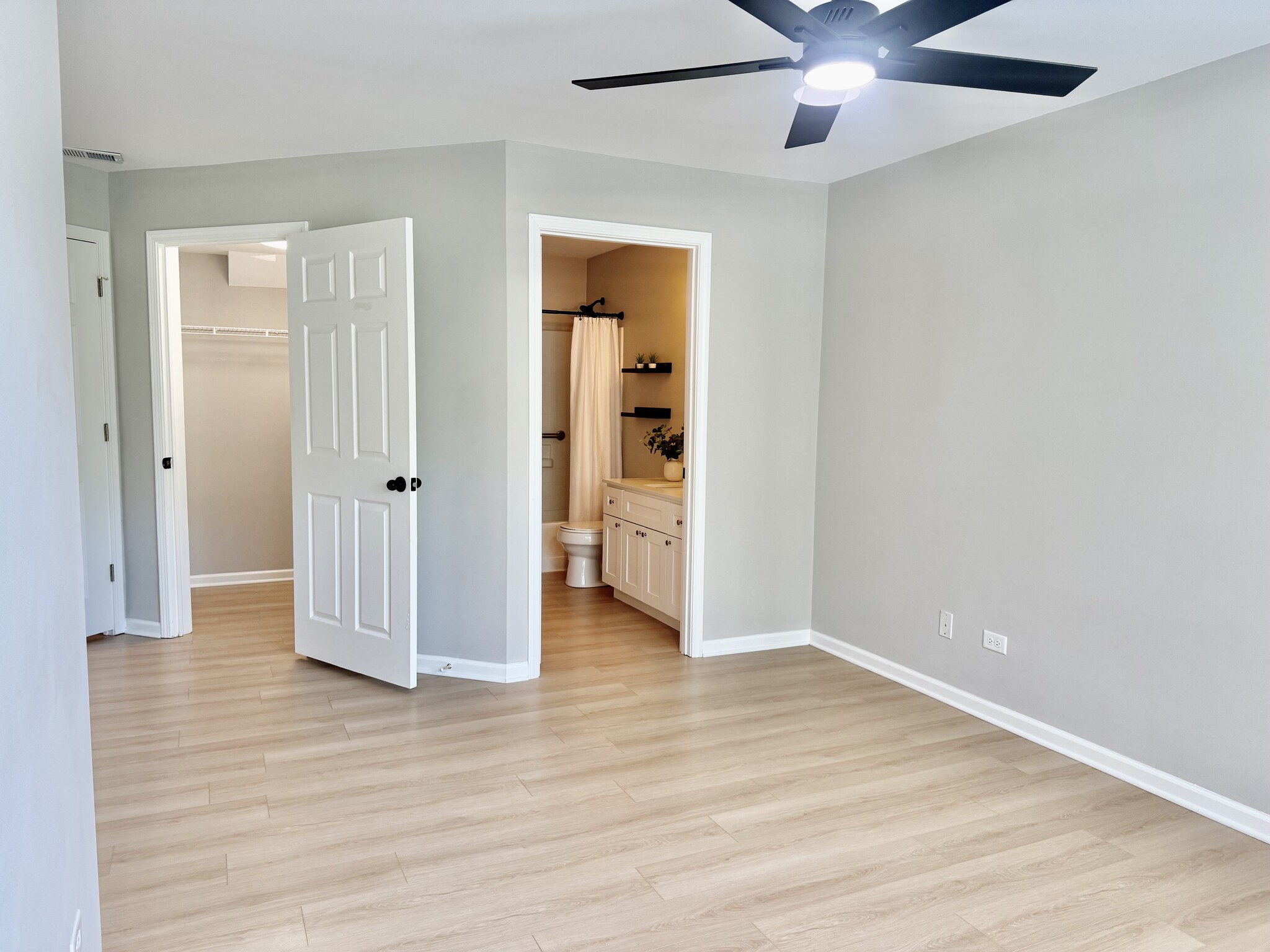 Building Photo - 39849 N Harbor Ridge Dr