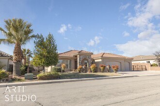 Building Photo - Silverstone III 4 Bedroom 2.5 Bathroom