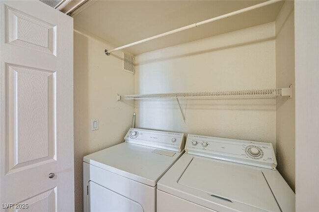 Building Photo - 4400 S Jones Blvd