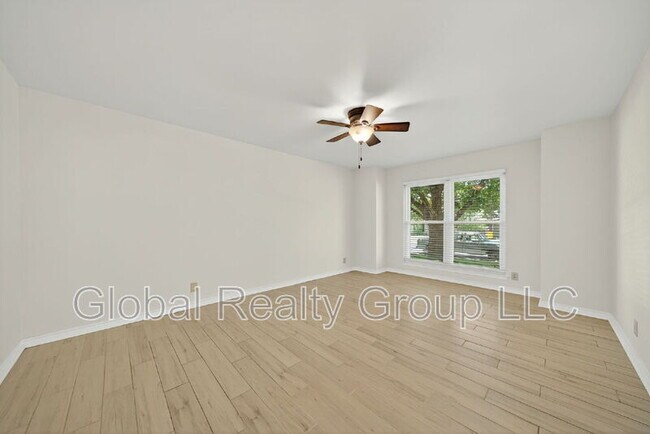 Building Photo - 133 Thomas Edison Dr