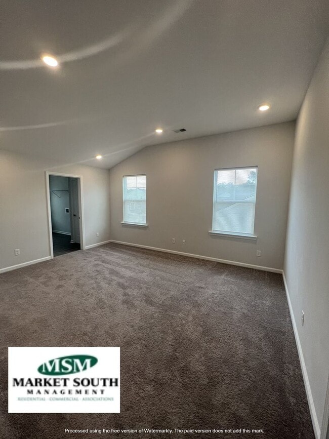 Building Photo - **RENT SPECIAL- $500.00 OFF 1ST MONTH'S RE...