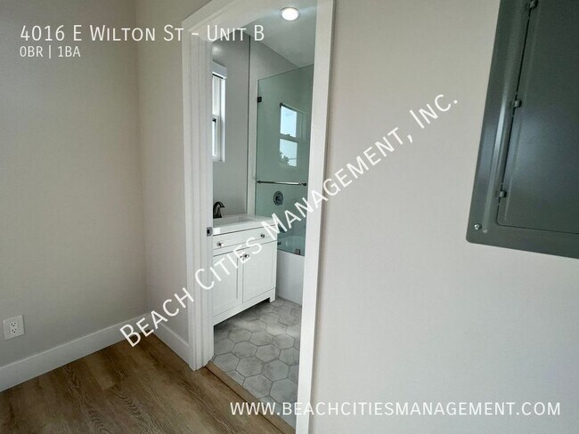 Building Photo - 4016 E Wilton St