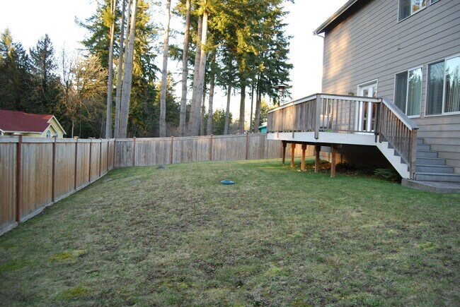 Building Photo - Spacious Two-Story in Port Orchard
