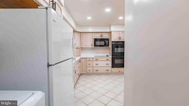 Building Photo - 29 Stonehenge Cir