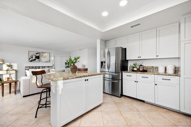 Building Photo - 9346 Laurentian Dr