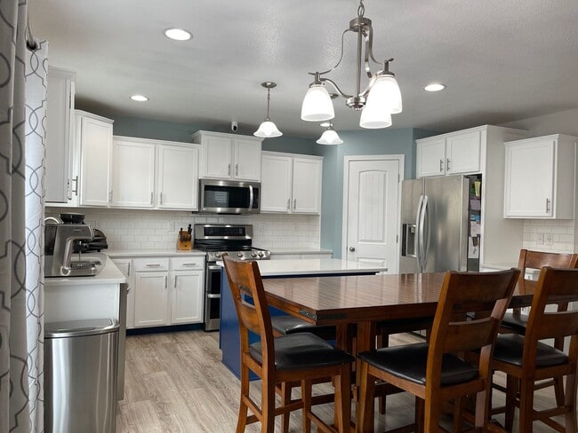 Building Photo - Beautiful 2 Story w/Finished Basement in D...